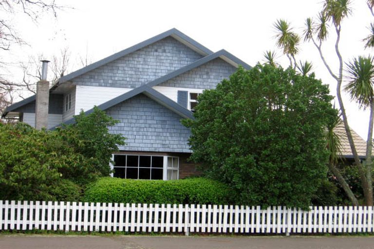 Photo of property in 9 Ranara Court, West End, Palmerston North, 4410