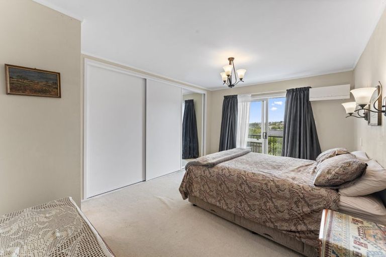 Photo of property in 5 Stapleford Crescent, Browns Bay, Auckland, 0630