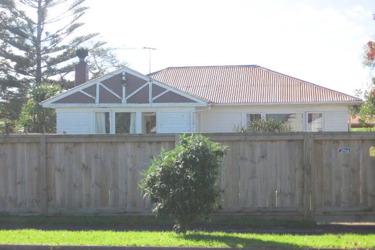 Photo of property in 37 Garelja Road, Henderson, Auckland, 0612