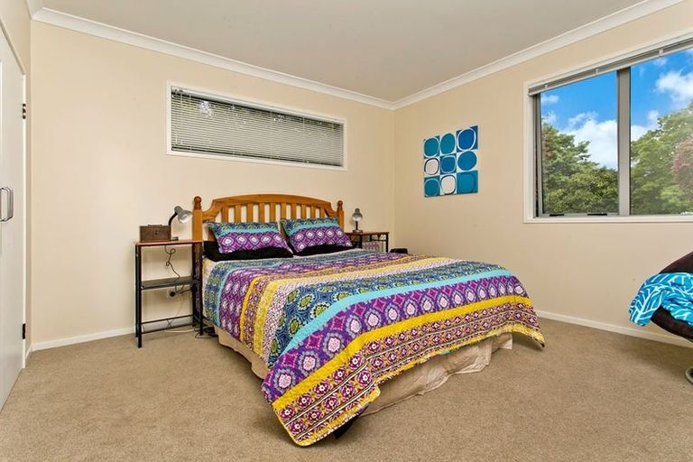 Photo of property in 115 Sunnynook Road, Forrest Hill, Auckland, 0620