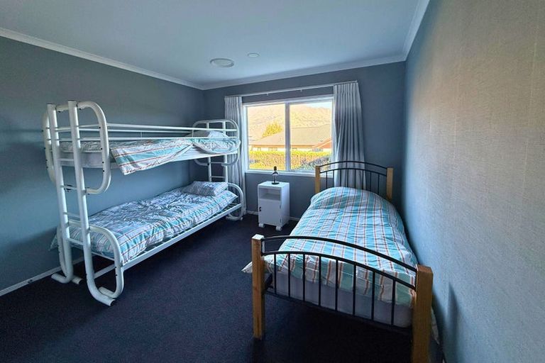 Photo of property in 71 Rata Street, Wanaka, 9305