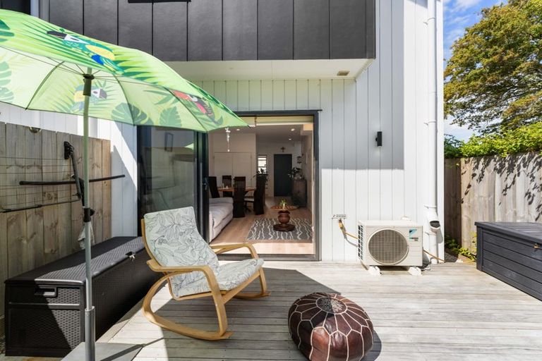 Photo of property in 8/28 Smythe Road, Henderson, Auckland, 0612