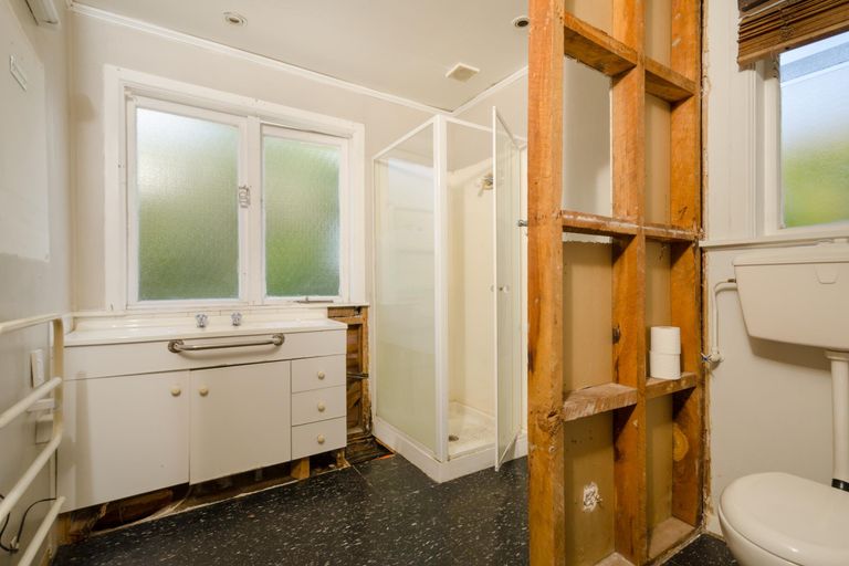 Photo of property in 19a Newington Road, Henderson, Auckland, 0612