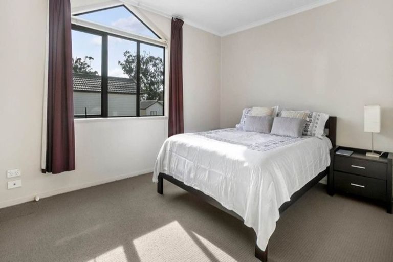 Photo of property in St Claire Village, 26/172 Mcleod Road, Te Atatu South, Auckland, 0610