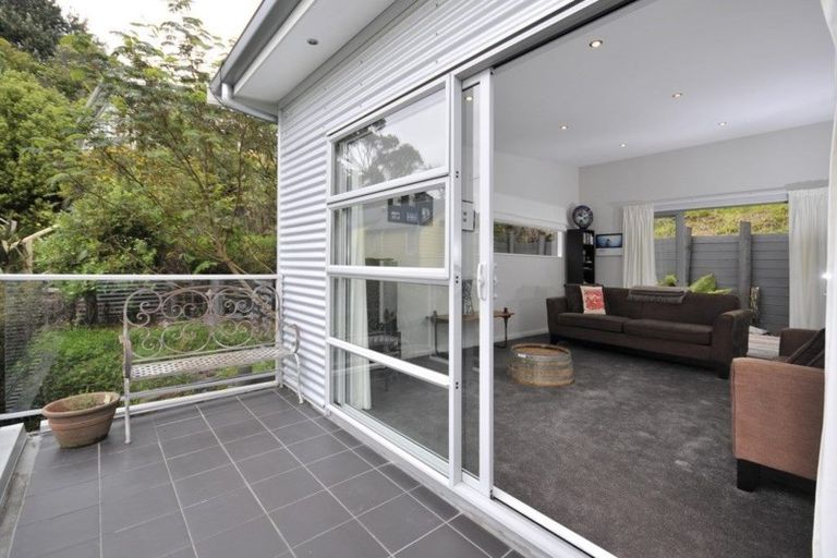 Photo of property in 21 Kopiko Way, Brooklyn, Wellington, 6021