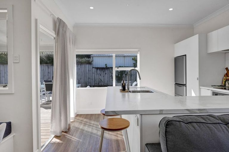 Photo of property in 2 Moana Crescent, Blagdon, New Plymouth, 4310