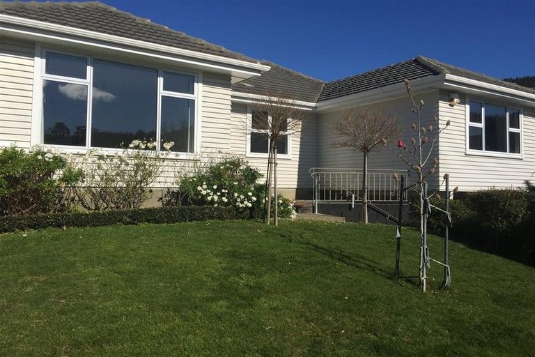 Photo of property in 41 Larsen Crescent, Tawa, Wellington, 5028