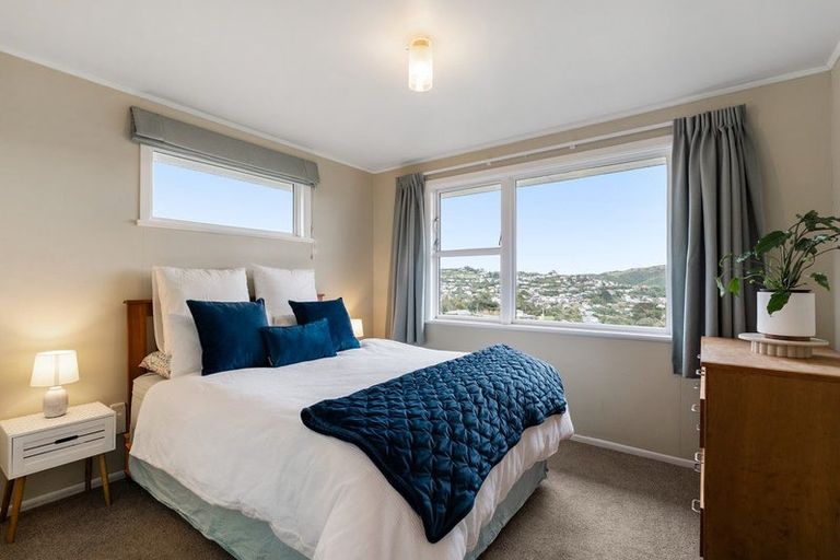 Photo of property in 19 Jane Grove, Paparangi, Wellington, 6037