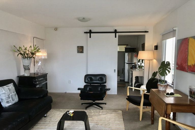 Photo of property in 11/4f Claremont Grove, Mount Victoria, Wellington, 6011