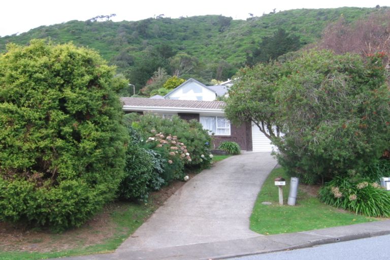 Photo of property in 61 Kakariki Grove, Waikanae, 5036