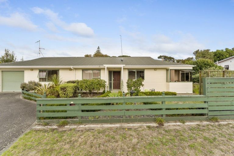 Photo of property in 41 Koromiko Street, Otaki Beach, Otaki, 5512
