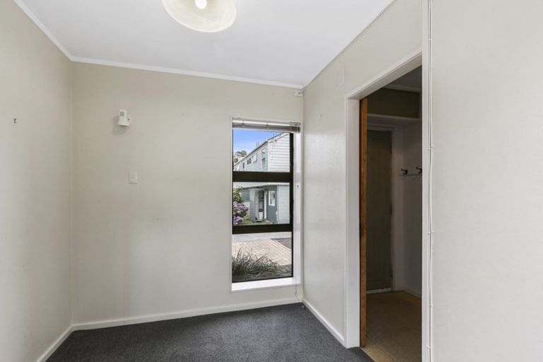 Photo of property in 22/4u Dr Taylor Terrace, Johnsonville, Wellington, 6037