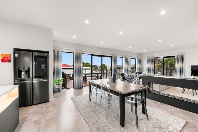 Photo of property in 16 Cuba Street, Petone, Lower Hutt, 5012