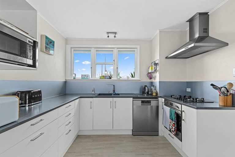 Photo of property in 9 Mary Keane Lane, Parakai, 0830