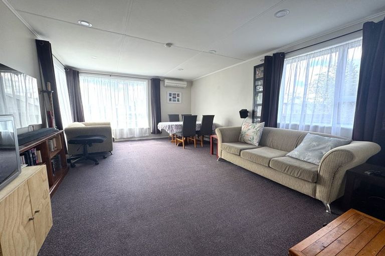 Photo of property in 7 Kupe Place, Highbury, Palmerston North, 4412