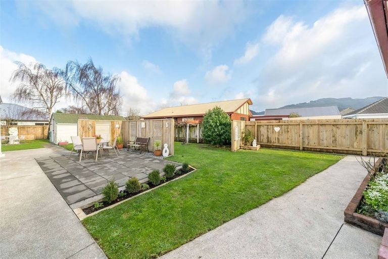 Photo of property in 33 Milton Street, Trentham, Upper Hutt, 5018