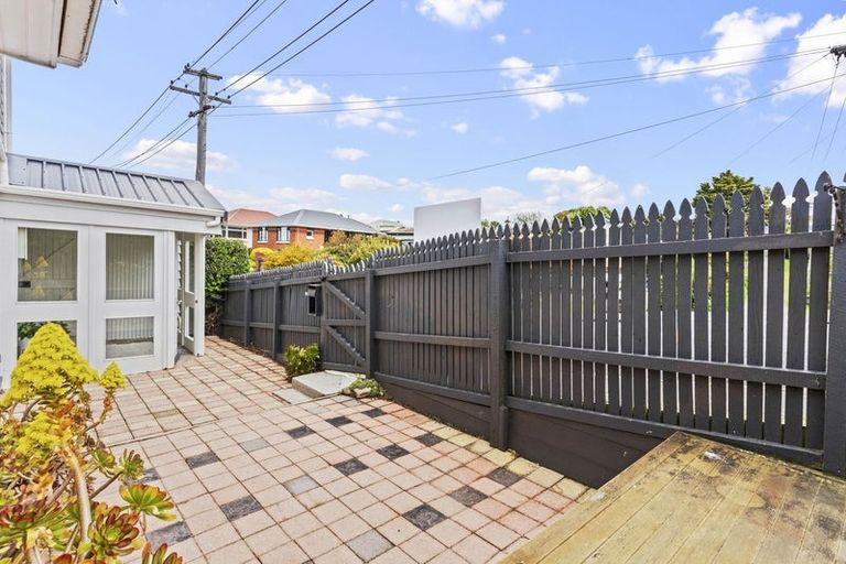Photo of property in 207 Elgin Road, Balaclava, Dunedin, 9011