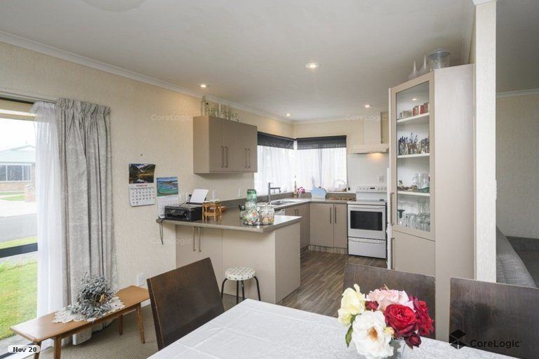 Photo of property in 5 Lancewood Lane, Roslyn, Palmerston North, 4414