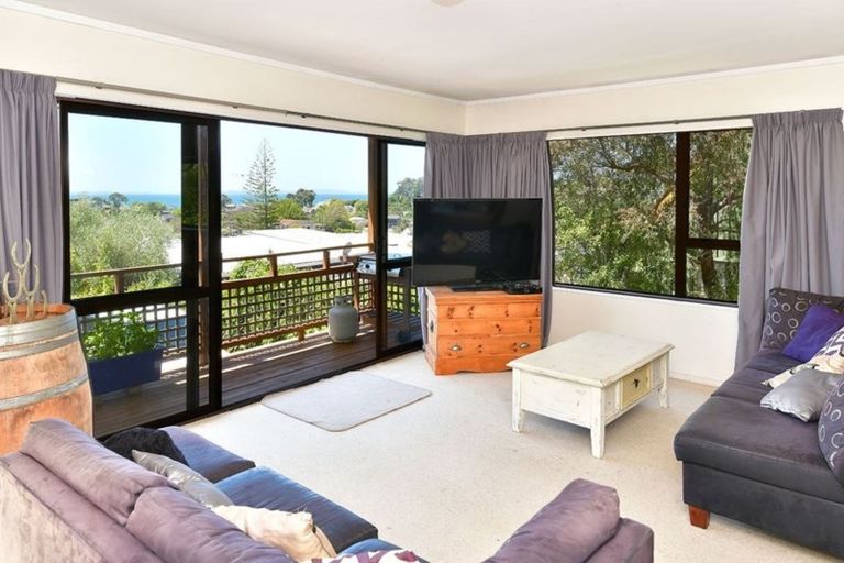 Photo of property in 23b Holiday Road, Stanmore Bay, Whangaparaoa, 0932
