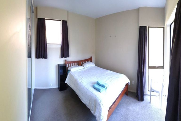 Photo of property in 15 Highland Place, Avonhead, Christchurch, 8042