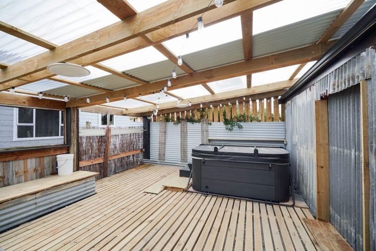 Photo of property in 70 Pomona Road East, Makarewa, Invercargill, 9876