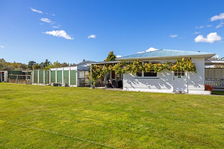 Photo of property in 18 Kent Street, Carterton, 5713
