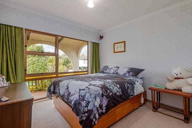 Photo of property in 17 Moyne Avenue, Milson, Palmerston North, 4414