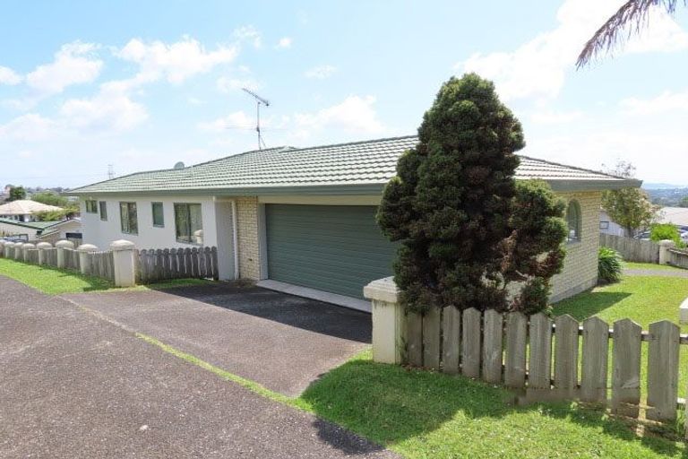 Photo of property in 6 Longview Rise, Massey, Auckland, 0614