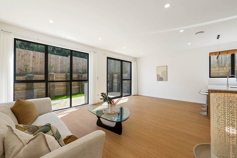 Photo of property in 13e King Richard Place, Browns Bay, Auckland, 0630