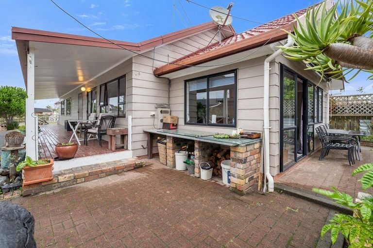Photo of property in 143 Florence Avenue, Orewa, 0931