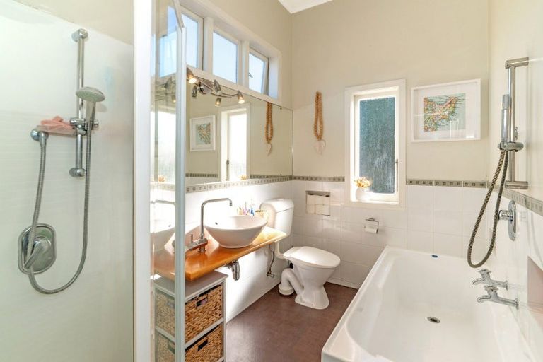 Photo of property in 34 Ormond Road, Whataupoko, Gisborne, 4010