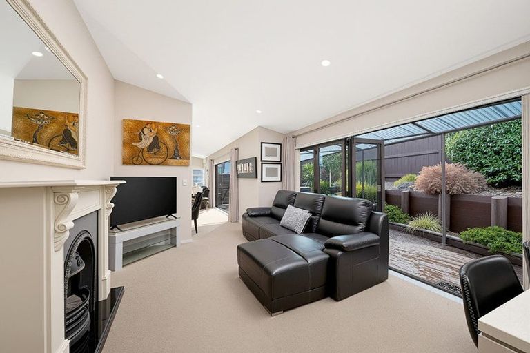Photo of property in 77 San Marino Drive West, Henderson, Auckland, 0612