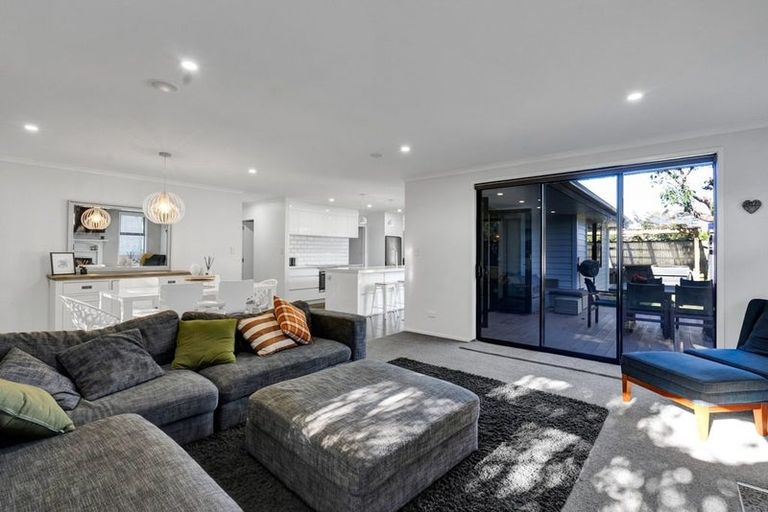 Photo of property in 93e Clemow Road, Fitzroy, New Plymouth, 4312