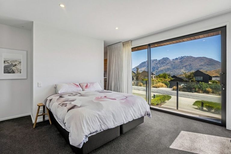 Photo of property in 19 Hackett Road, Jacks Point, Queenstown, 9371