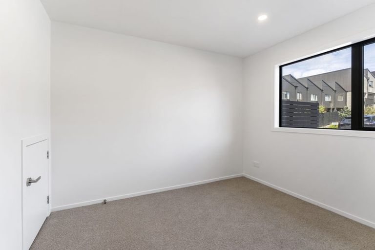 Photo of property in 11/28 Westgate Drive, Westgate, Auckland, 0614