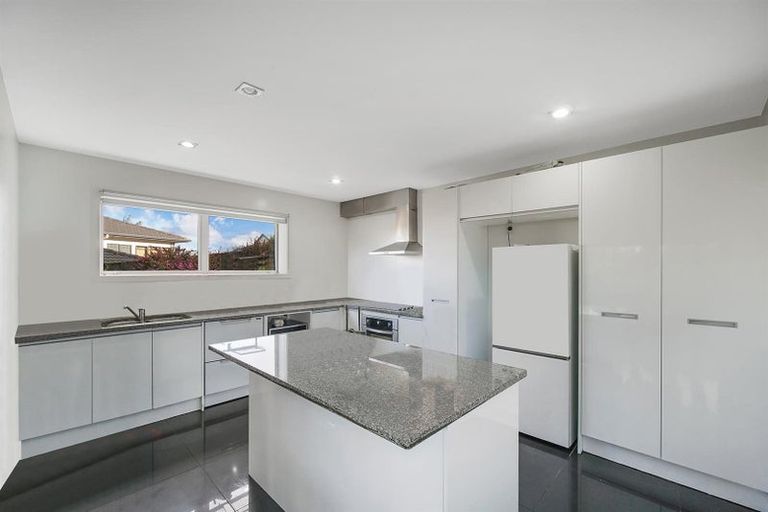 Photo of property in 12 Cairnsvale Rise, Manurewa, Auckland, 2105