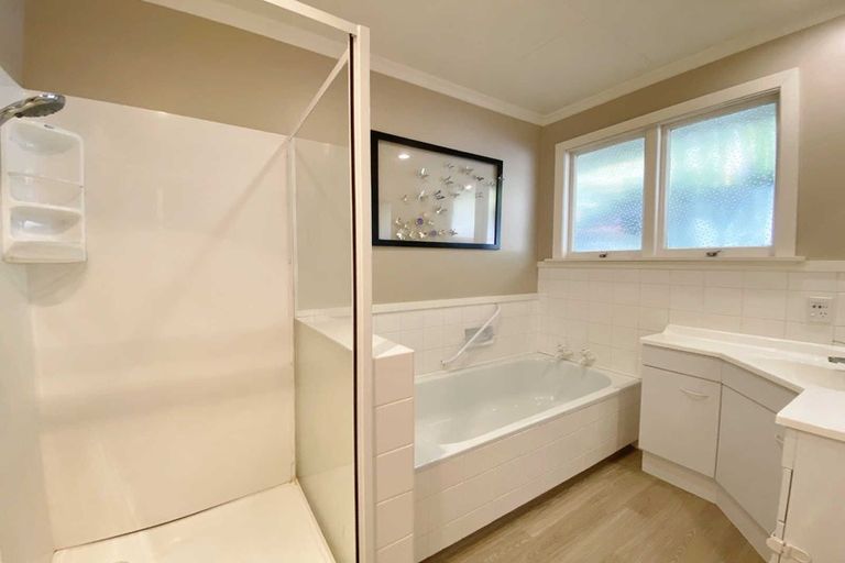 Photo of property in 15 Ashfield Place, Ilam, Christchurch, 8041