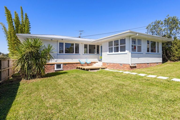 Photo of property in 40 Rosier Road, Glen Eden, Auckland, 0602
