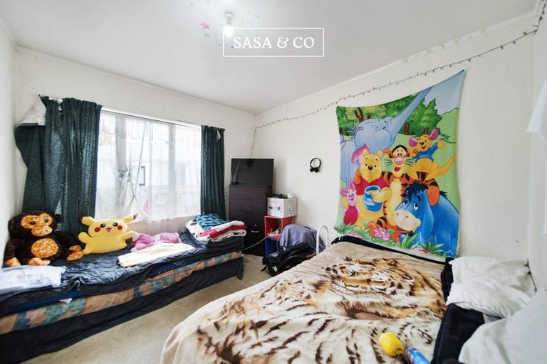 Photo of property in 4 Stoll Place, Clendon Park, Auckland, 2103