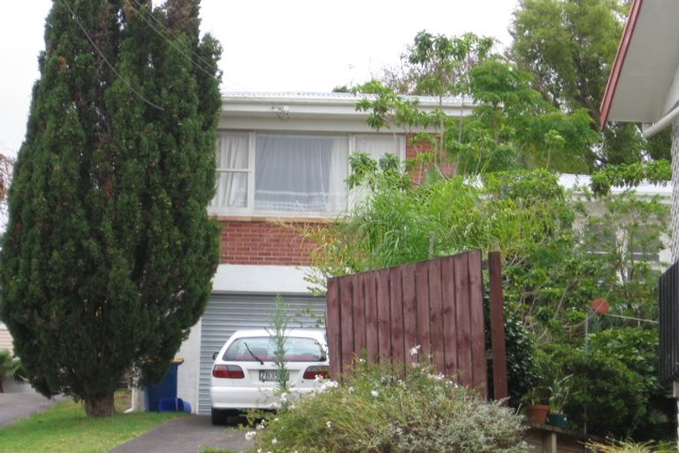 Photo of property in 2/27 Park Road, Glenfield, Auckland, 0629