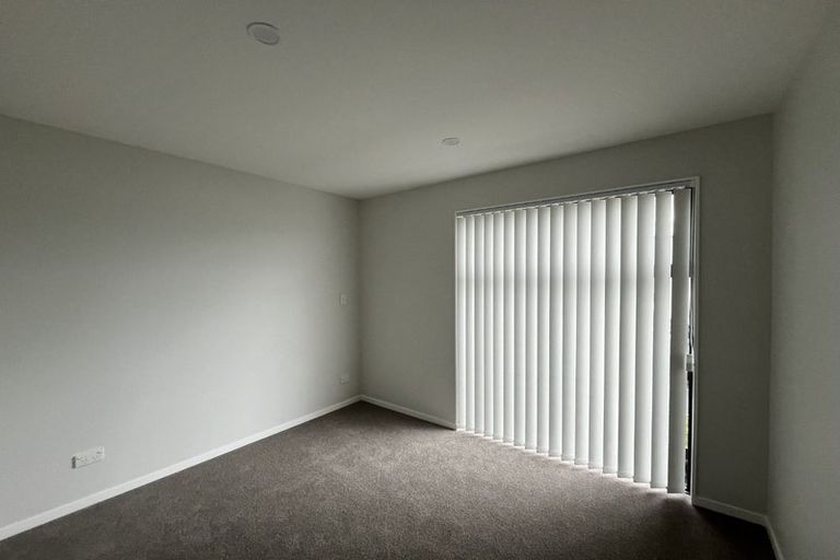 Photo of property in 2 Mikoikoi Crescent, Mangere Bridge, Auckland, 2022