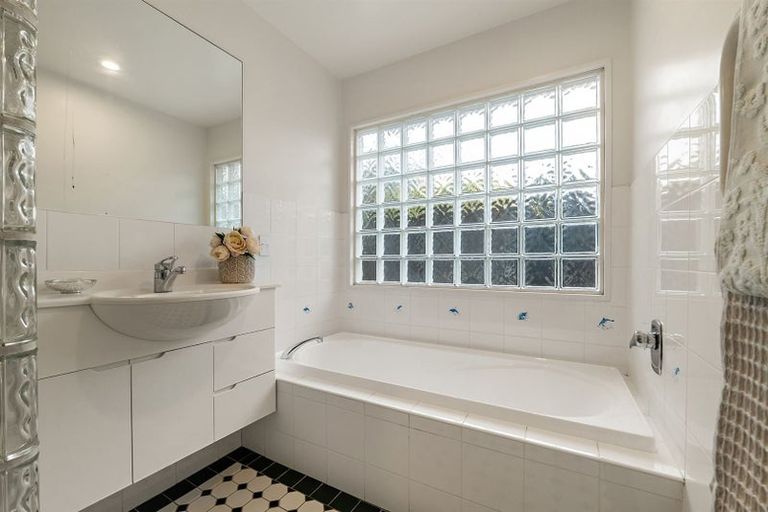 Photo of property in 165a Ashgrove Terrace, Somerfield, Christchurch, 8024