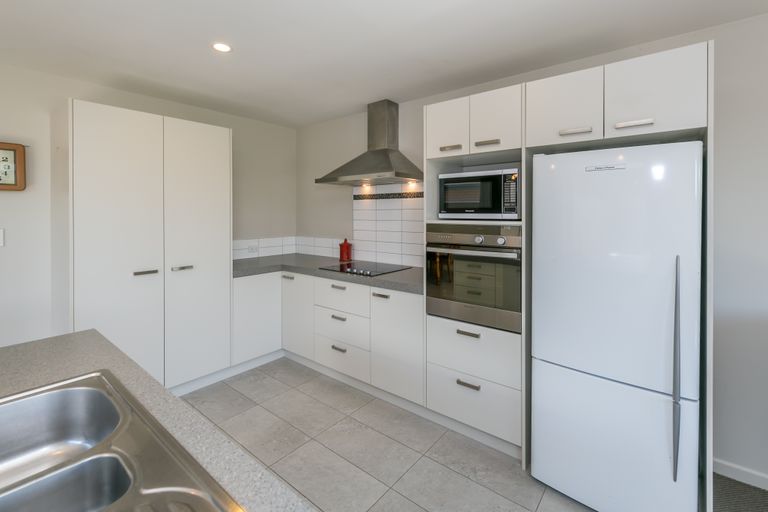 Photo of property in 7 Dunaverty Place, Broomfield, Christchurch, 8042