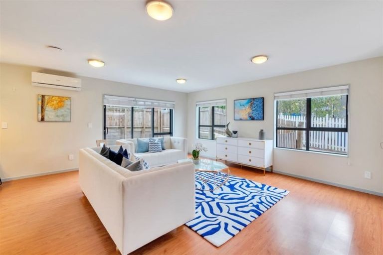 Photo of property in 7 Roberts Road, Te Atatu South, Auckland, 0610