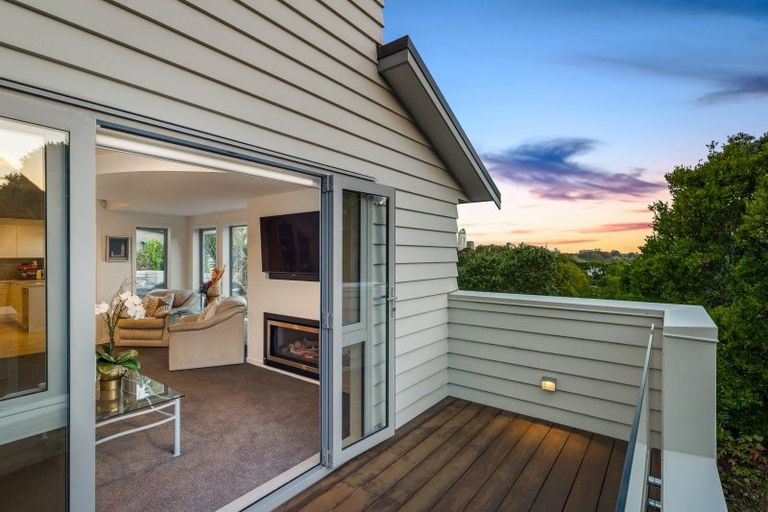 Photo of property in 18a Sylvan Park Avenue, Milford, Auckland, 0620