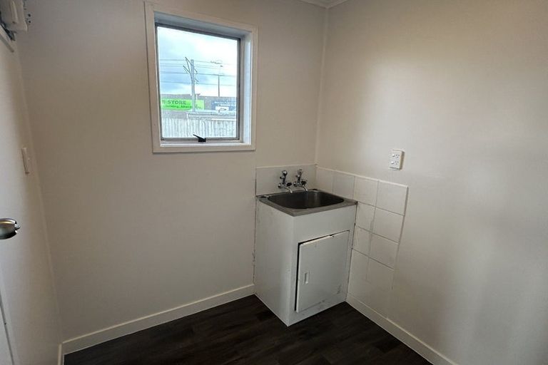 Photo of property in 7a Clayburn Road, Glen Eden, Auckland, 0602