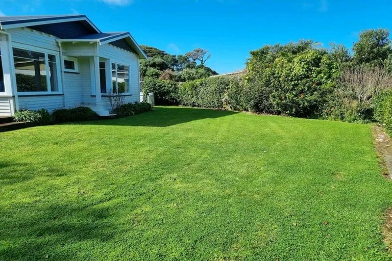 Photo of property in 8 Fox Street, Opunake, 4616