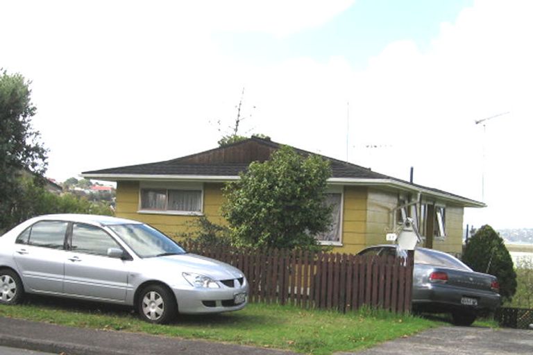 Photo of property in 31 Pipitea Place, Massey, Auckland, 0614