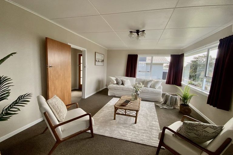 Photo of property in 62 Awanui Street, Merrilands, New Plymouth, 4312