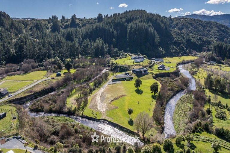 Photo of property in 49 Mount Marua Drive, Maymorn, Upper Hutt, 5018